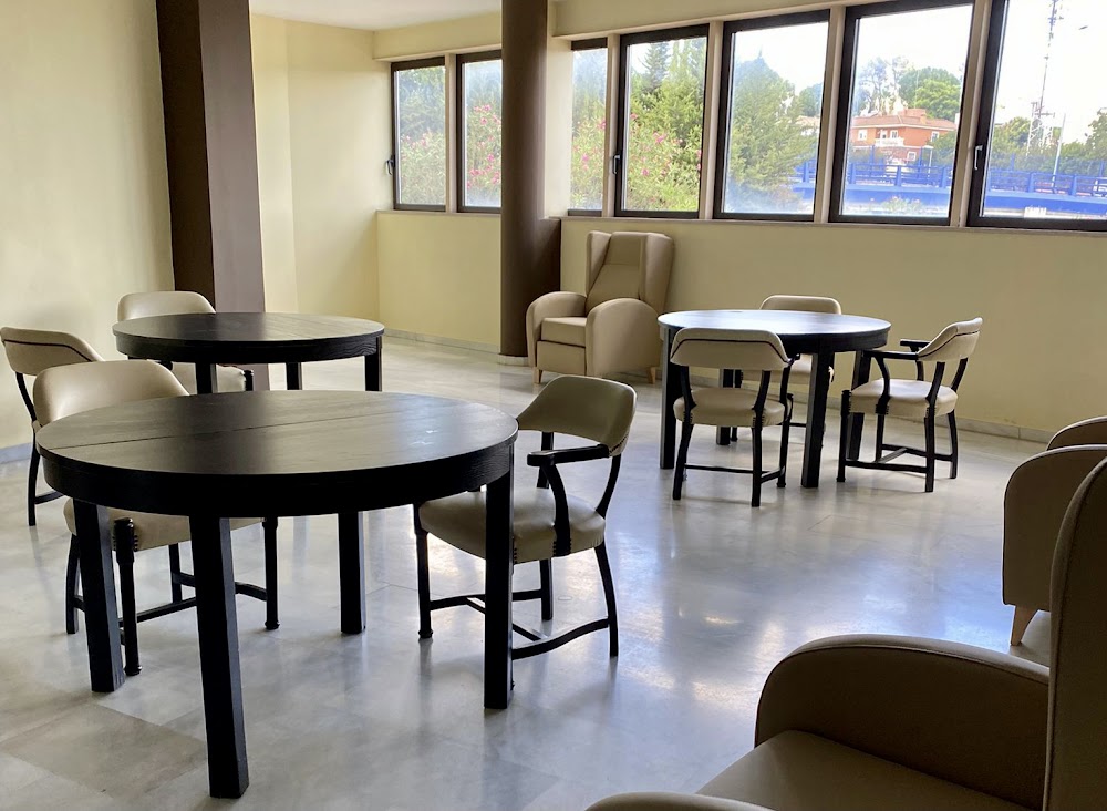 CENTRO RESIDENCIAL PARA MAYORES MIMARA TOMARES — residencia de mayores en Tomares (foto 1)