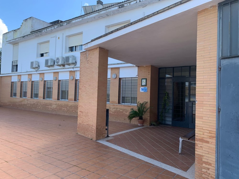 CENTRO RESIDENCIAL PARA MAYORES CARDENAL BUENO MONREAL — residencia de mayores en Huévar del Aljarafe (foto 2)