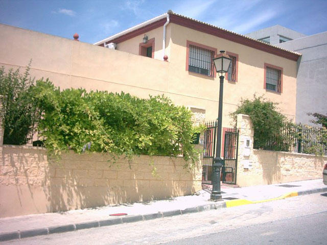 CENTRO RESIDENCIAL PARA MAYORES LA MILAGROSA - SANTIPONCE — residencia de mayores en Santiponce (foto 1)