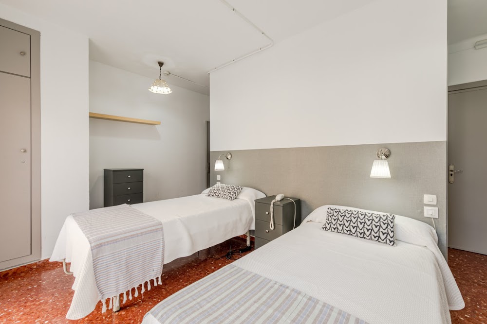 CENTRO RESIDENCIAL  HABITAT GERIATRICO — residencia de mayores en Sevilla (foto 2)