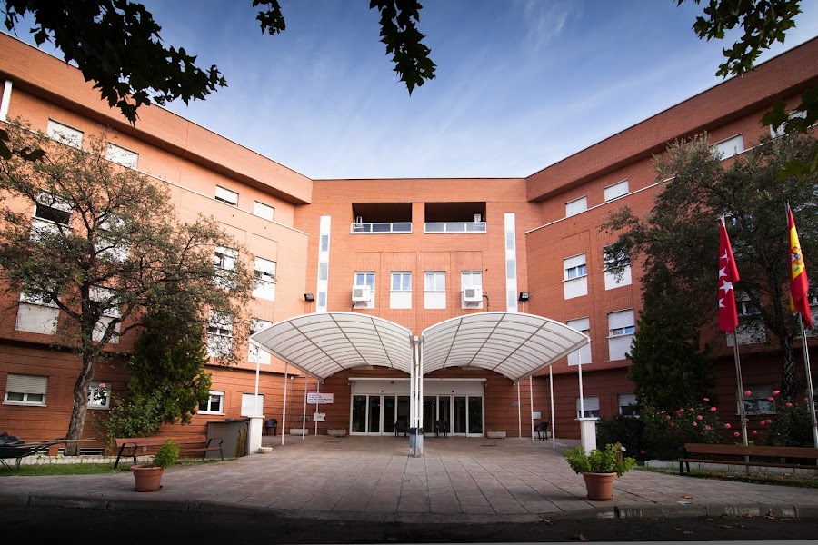 PLATA Y CASTAÑAR, RESIDENCIA DE PERSONAS MAYORES — residencia de mayores en Villaverde (foto 1)