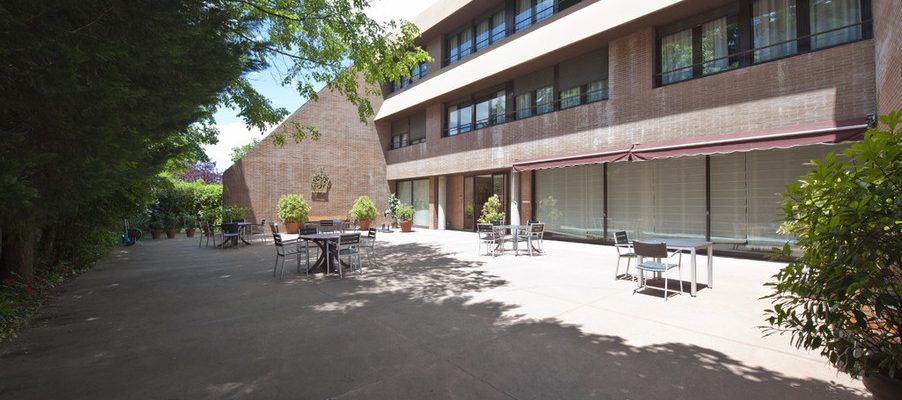 SAGRADA FAMILIA ULISES, RESIDENCIA PERSONAS MAYORES — residencia de mayores en Hortaleza (foto 2)