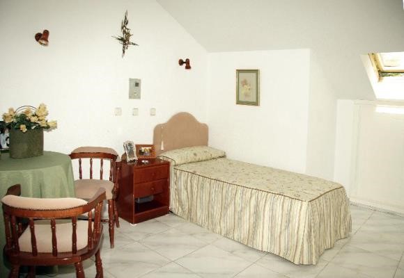 LA JAROSA, RESIDENCIA PERSONAS MAYORES — residencia de mayores en Sierra (foto 2)