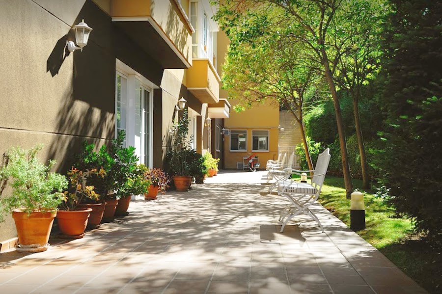 BOUCO PUERTA DE HIERRO, RESIDENCIA DE PERSONAS MAYORES — residencia de mayores en Moncloa-Aravaca (foto 1)