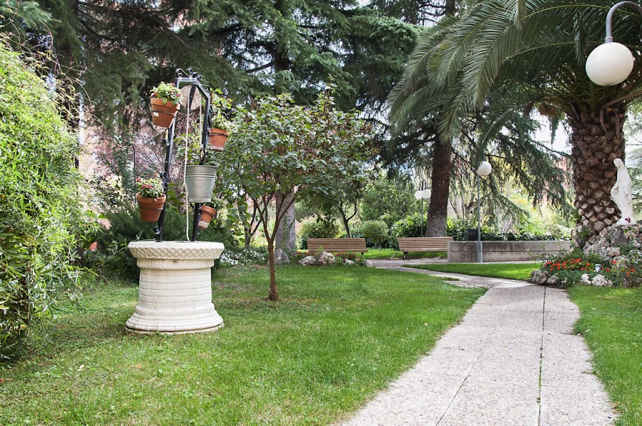 SAN FRANCISCO DE PAULA, RESIDENCIA DE PERSONAS MAYORES — residencia de mayores en Moratalaz (foto 3)
