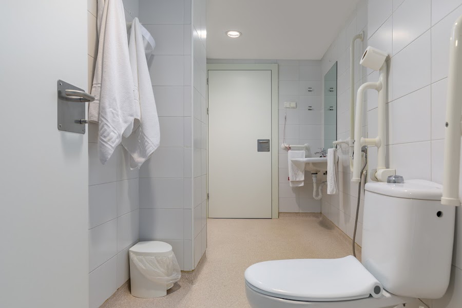 SANITAS RESIDENCIAL HENARES, RESIDENCIA DE PERSONAS MAYORES — residencia de mayores en Medio-Este (foto 3)
