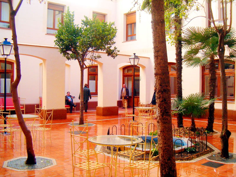 CENTRO GERIATRICO DOS DE MAYO, RESIDENCIA PERSONAS MAYORES — residencia de mayores en Centro (foto 1)
