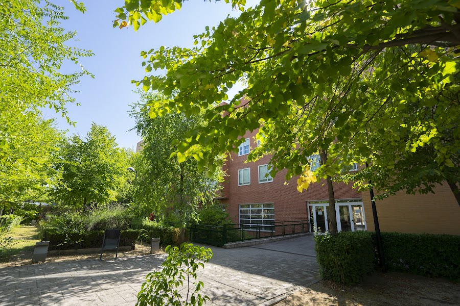 AMAVIR ALCALA DE HENARES, RESIDENCIA DE PERSONAS MAYORES (PLAN VELOCIDAD) — residencia de mayores en Medio-Este (foto 1)