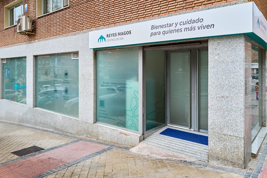 CENTRO DE DÍA REYES MAGOS — residencia de mayores en Retiro (foto 3)