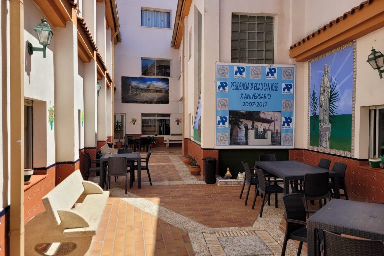 CENTRO CHINCHON, RESIDENCIA DE PERSONAS MAYORES — residencia de mayores en Sureste (foto 3)