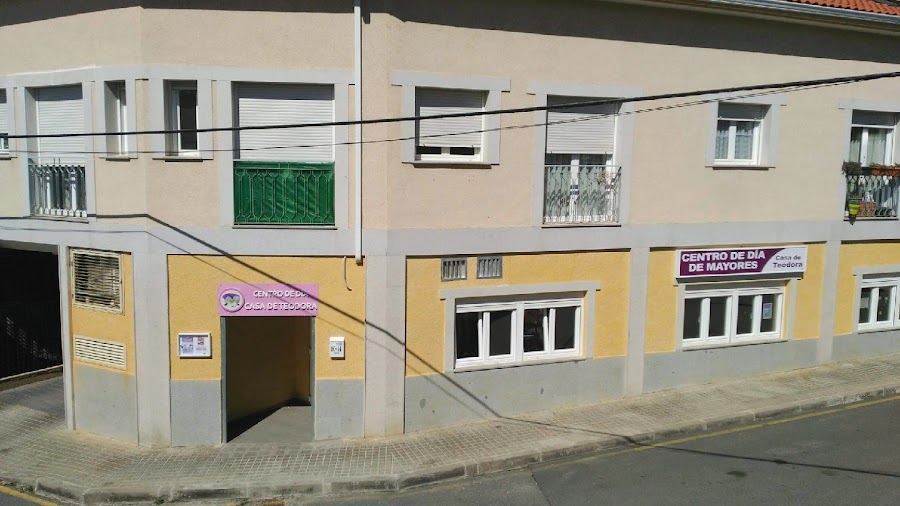 CASA DE TEODORA, CENTRO DE DIA — residencia de mayores en Sierra (foto 1)