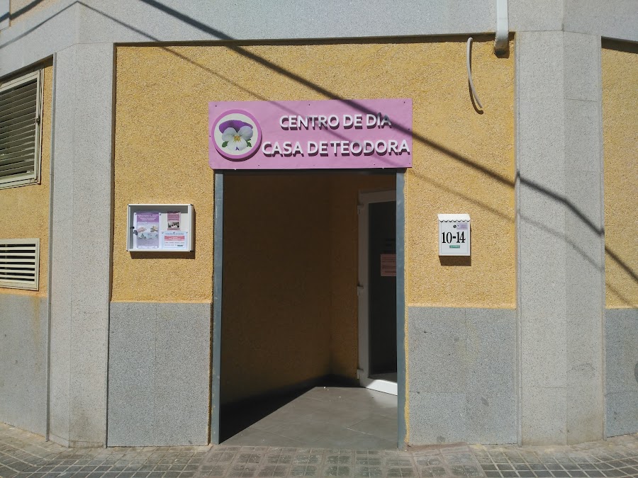 CASA DE TEODORA, CENTRO DE DIA — residencia de mayores en Sierra (foto 5)