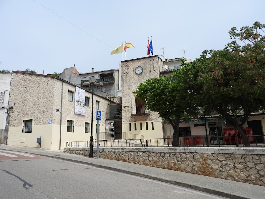 CENTRO MUNICIPAL DEL MAYOR VALDELAGUNA — residencia de mayores en Sureste (foto 1)