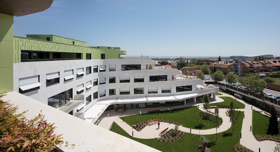 RESIDENCIA DE PERSONAS MAYORES MONTEPARIS — residencia de mayores en San Blas (foto 1)