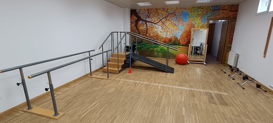 CENTRO DE DÍA MUNICIPAL MARIANA DE AUSTRIA DE NAVALCARNERO — residencia de mayores en Suroeste (foto 1)
